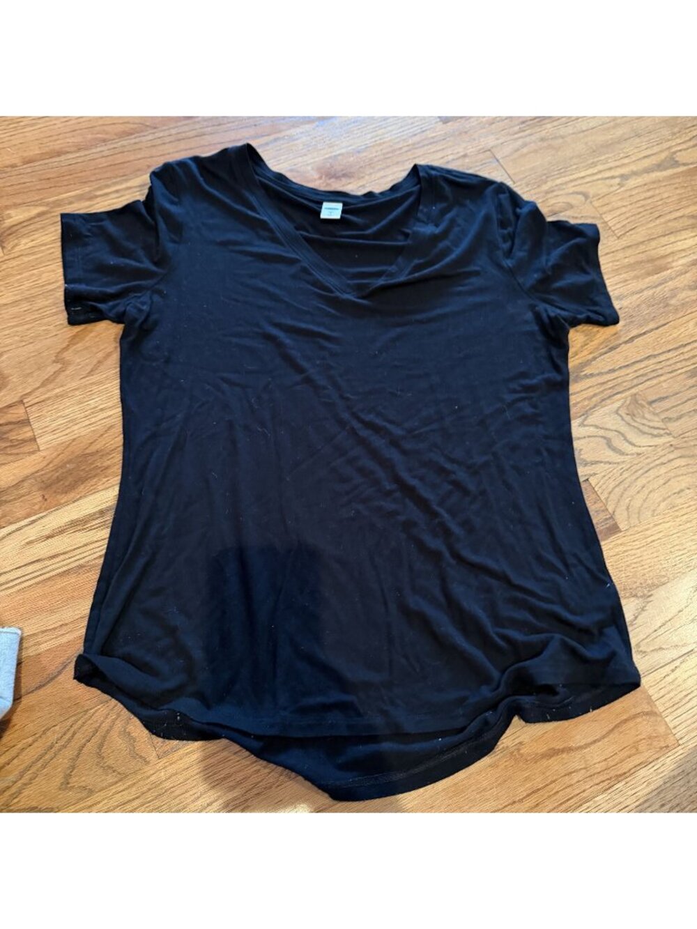 OLD NAVY WOMENS SMALL LUXE T SHIRT BLACK